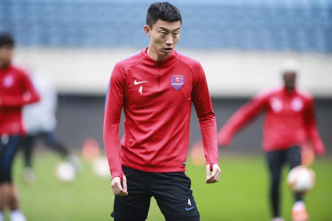 大发娱乐-大连一方主场失利，防守不力尤为突出需加强训练(为干事者鼓劲为担当者撑腰)